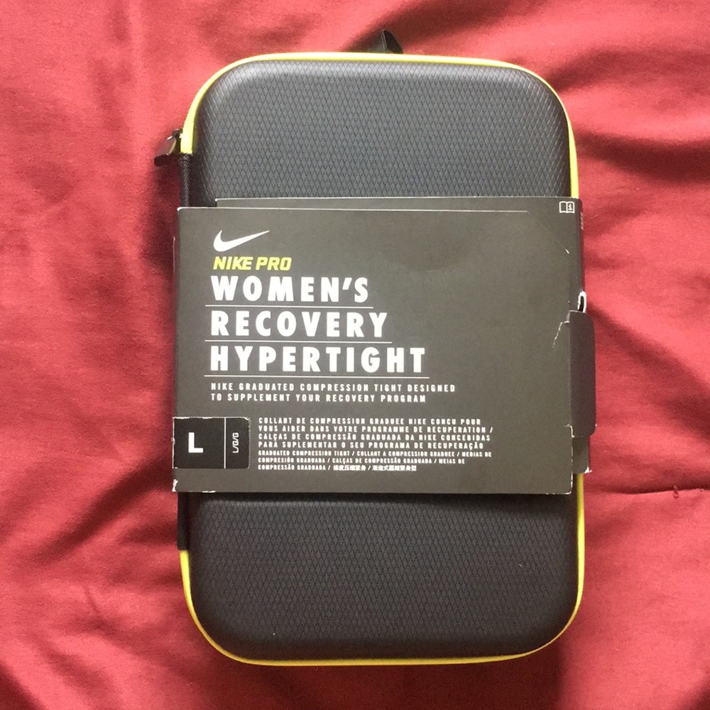 Nike Pro Women’s Recovery Hypertight
